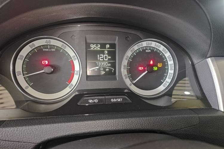 Used Skoda Rapid 2018 1.6L Automatic Comfort Edition Instrument Cluster