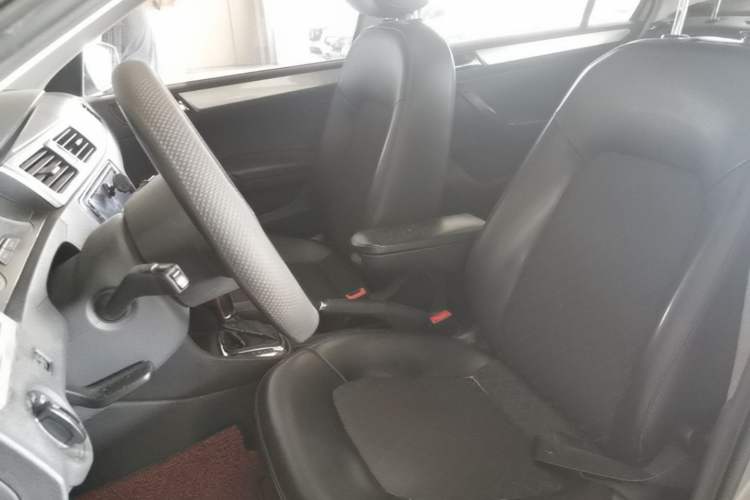 Used Skoda Rapid 2018 1.6L Automatic Comfort Edition Left Front Seat