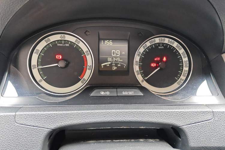 Used Skoda Rapid 2018 1.6L Manual Comfort Edition Odometer Close Up