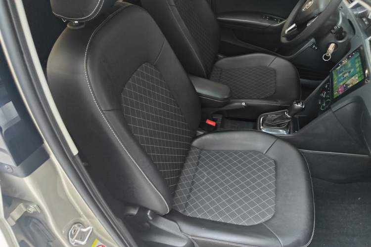 Used Skoda Rapid 2018 1.6L Automatic Comfort Edition Right Front Seat