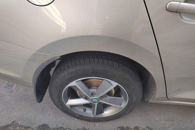 Used Skoda Rapid 2018 1.6L Manual Standard Edition Right Rear Wheel Hub