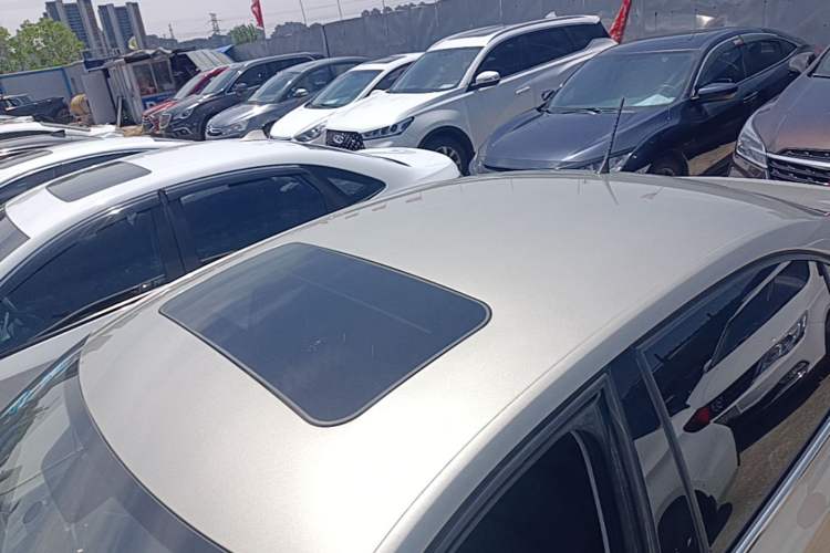 Used Skoda Rapid 2018 1.6L Automatic Comfort Edition Roof