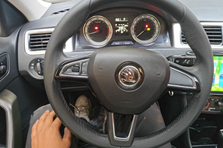Used Skoda Rapid 2018 1.6L Automatic Comfort Edition Steering Wheel