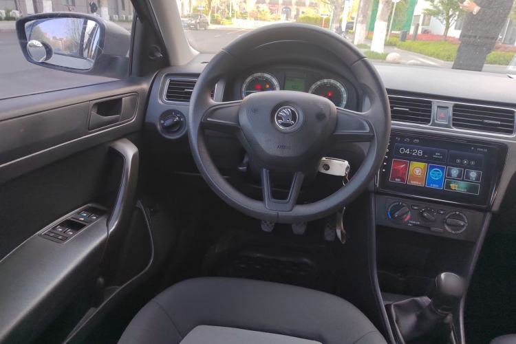 Used Skoda Rapid 2018 1.6L Manual Standard Edition Steering Wheel
