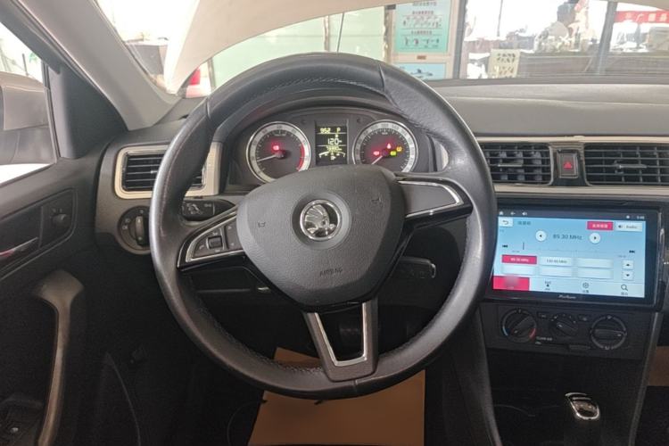 Used Skoda Rapid 2018 1.6L Automatic Comfort Edition Steering Wheel