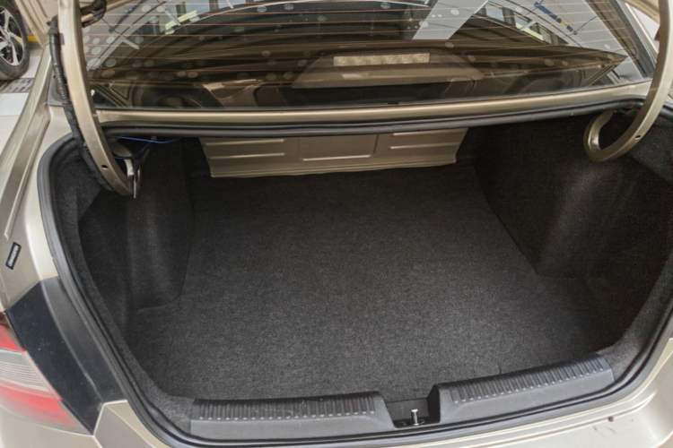 Used Skoda Rapid 2018 1.6L Automatic Comfort Edition Trunk