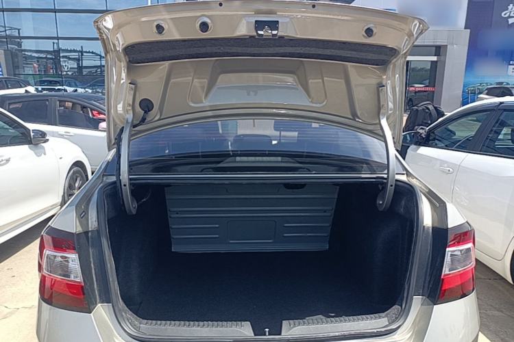 Used Skoda Rapid 2018 1.6L Automatic Comfort Edition Trunk