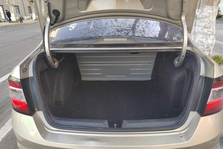Used Skoda Rapid 2018 1.6L Manual Standard Edition Trunk