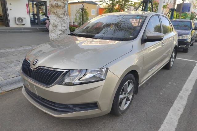 Used Skoda Rapid 2018 1.6L Manual Standard Edition