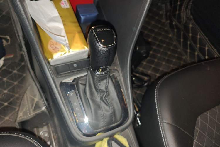 Used Skoda Rapid 2019 1.5L Automatic Comfort Edition China V Standard Gear Lever
