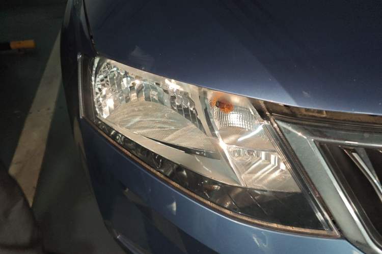 Used Skoda Rapid 2019 1.5L Automatic Comfort Edition China V Standard Right Front Headlight