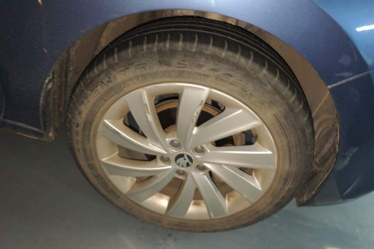 Used Skoda Rapid 2019 1.5L Automatic Comfort Edition China V Standard Right Front Wheel Hub