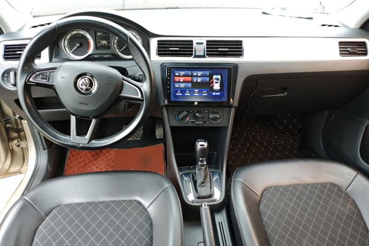 Used Skoda Rapid 2019 1.5L Automatic Comfort Edition China V Standard Center Console