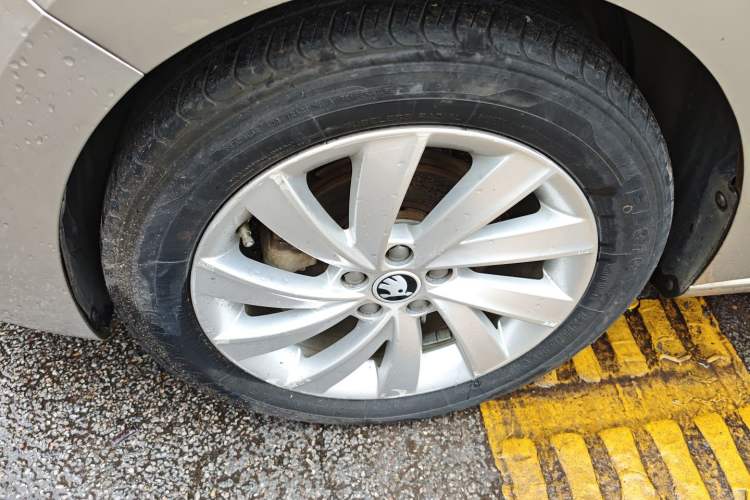 Used Skoda Rapid 2019 1.5L Automatic Comfort Edition China V Standard Exterior 4