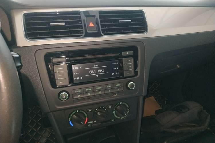 Used Skoda Rapid 2019 1.5L Automatic Comfort Edition China VI Standard Audio And AC Panel