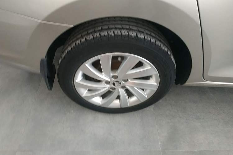 Used Skoda Rapid 2019 1.5L Automatic Comfort Edition China VI Standard Exterior 8