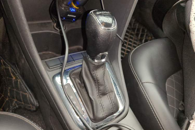 Used Skoda Rapid 2019 1.5L Automatic Comfort Edition China V Standard Gear Lever