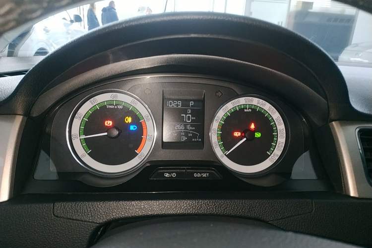 Used Skoda Rapid 2019 1.5L Automatic Comfort Edition China VI Standard Instrument Cluster