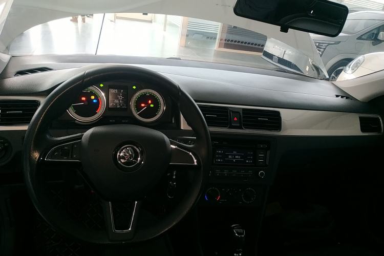 Used Skoda Rapid 2019 1.5L Automatic Comfort Edition China VI Standard Interior 2