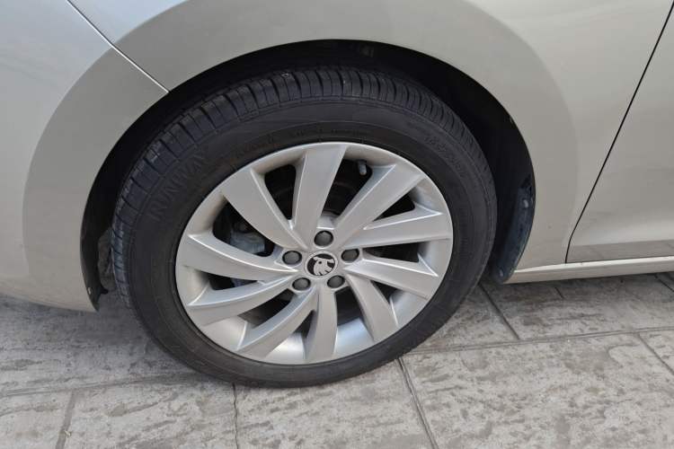 Used Skoda Rapid 2019 1.5L Automatic Comfort Edition China V Standard Left Front Wheel Hub