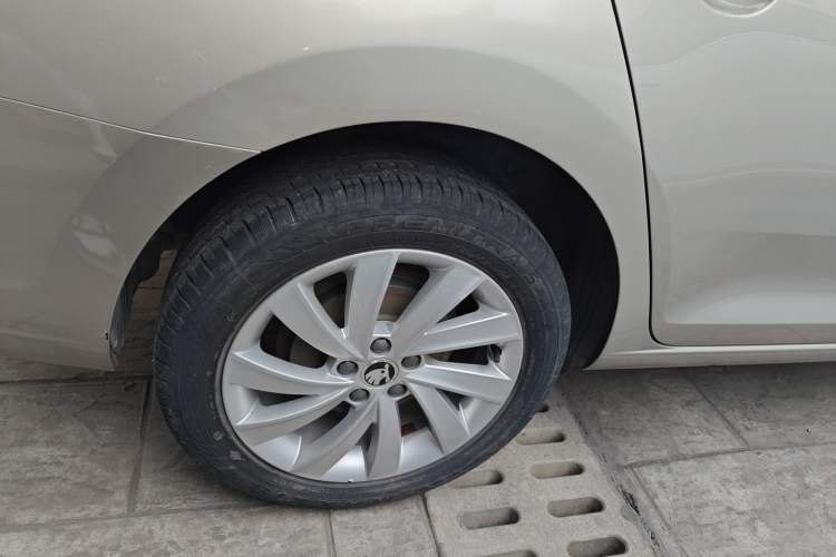 Used Skoda Rapid 2019 1.5L Automatic Comfort Edition China V Standard Right Rear Wheel Hub