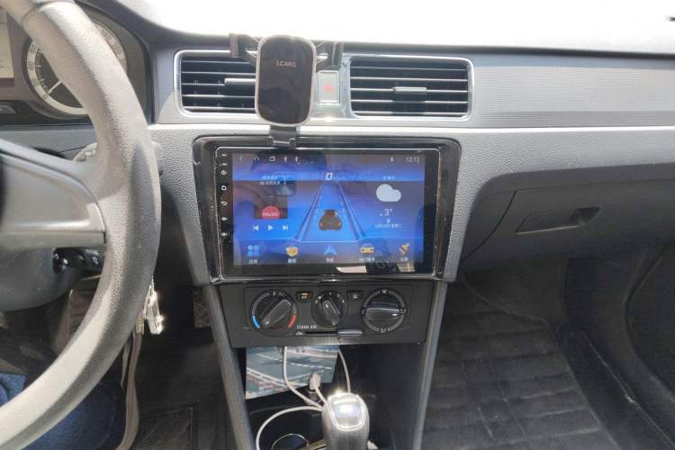 Used Skoda Rapid 2019 1.5L Automatic Standard Edition Audio And AC Panel