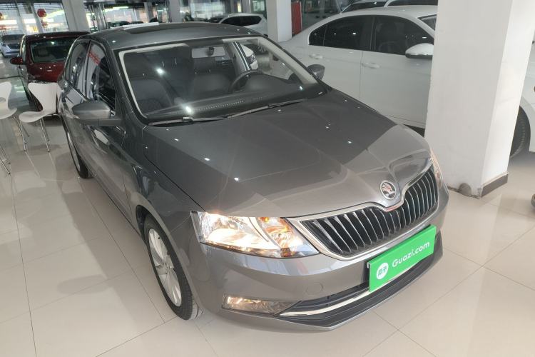 Used Skoda Rapid 2019 1.5L Automatic Comfort Edition China VI Standard Front Right 45 Deg