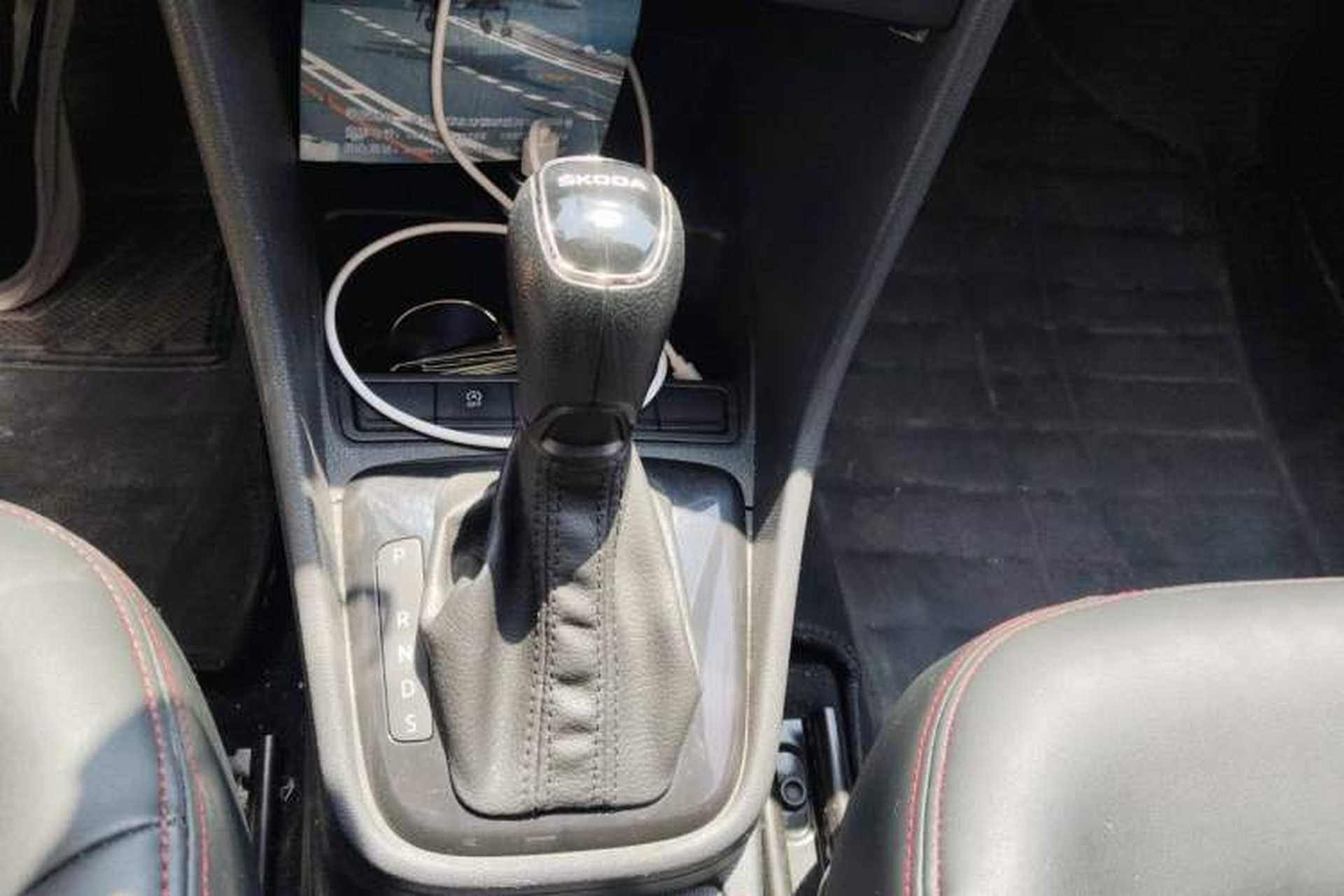 Used Skoda Rapid 2019 1.5L Automatic Standard Edition Gear Lever