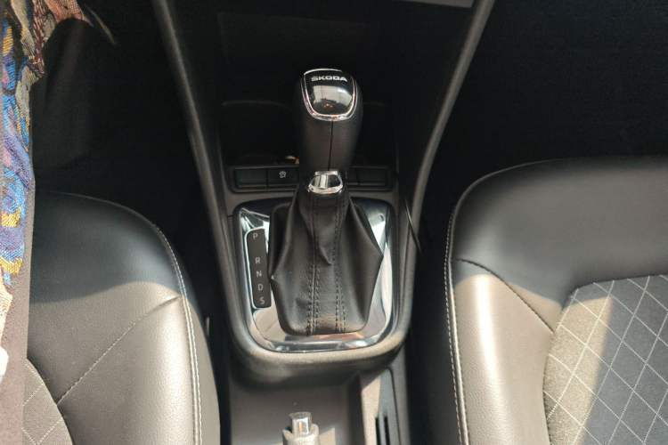 Used Skoda Rapid 2019 1.5L Automatic Comfort Edition China V Standard Gear Lever