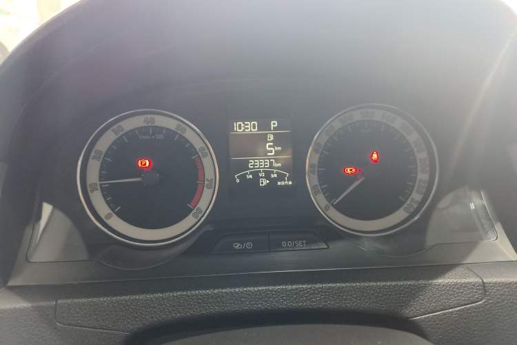 Used Skoda Rapid 2019 1.5L Automatic Comfort Edition China VI Standard Instrument Cluster