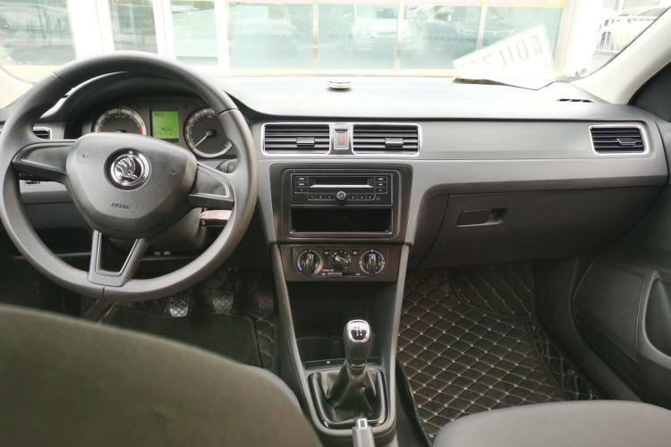 Used Skoda Rapid 2019 1.5L Manual Standard Edition Interior 3