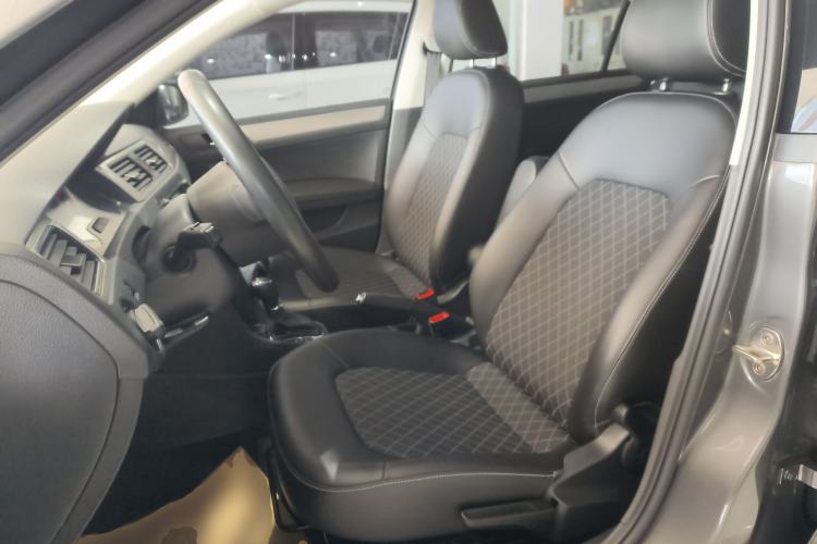 Used Skoda Rapid 2019 1.5L Automatic Comfort Edition China VI Standard Left Front Seat