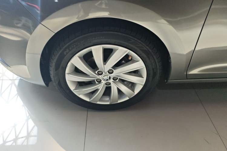 Used Skoda Rapid 2019 1.5L Automatic Comfort Edition China V Standard Left Front Wheel Hub