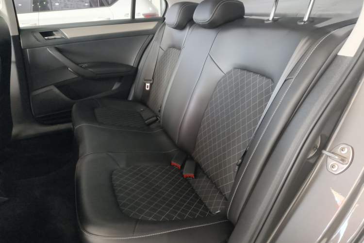 Used Skoda Rapid 2019 1.5L Automatic Comfort Edition China VI Standard Left Rear Seat