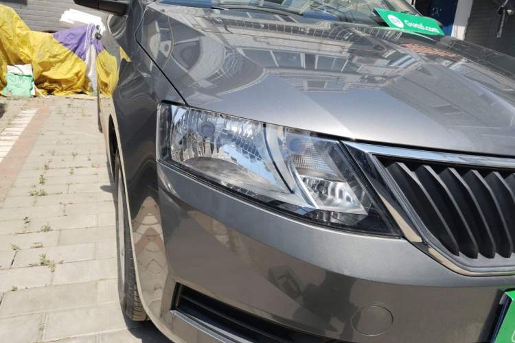 Used Skoda Rapid 2019 1.5L Automatic Standard Edition Right Front Headlight