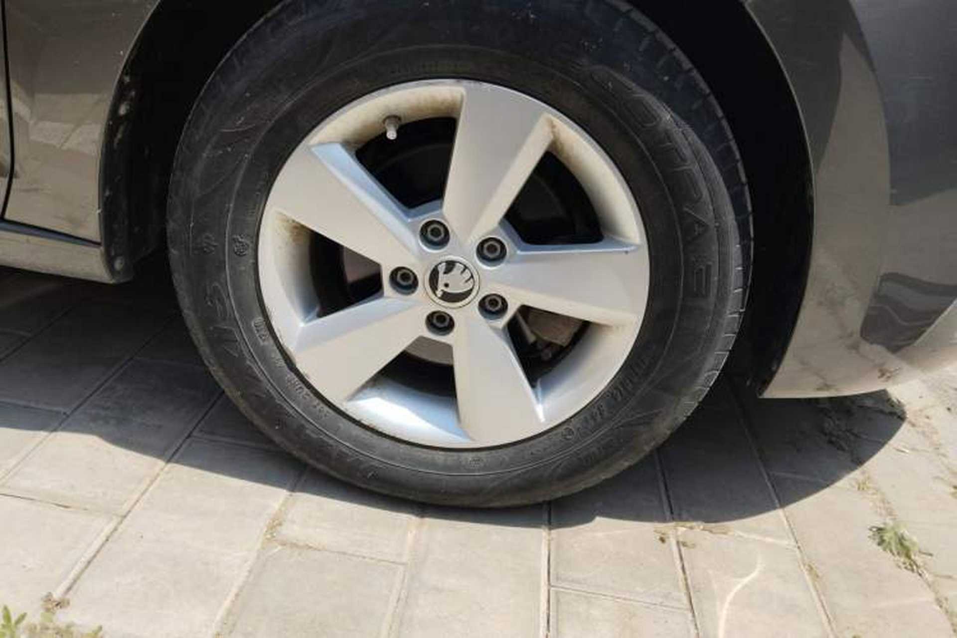 Used Skoda Rapid 2019 1.5L Automatic Standard Edition Right Front Wheel Hub