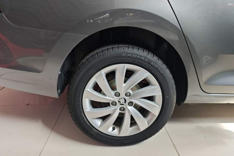 Used Skoda Rapid 2019 1.5L Automatic Comfort Edition China V Standard Right Rear Wheel Hub