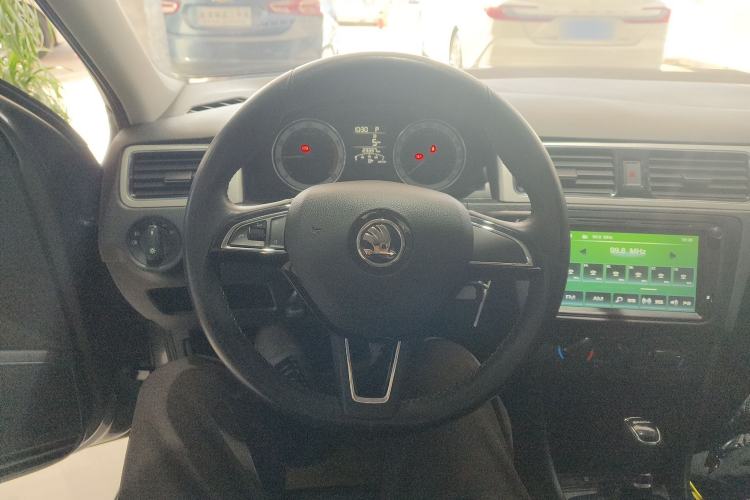 Used Skoda Rapid 2019 1.5L Automatic Comfort Edition China VI Standard Steering Wheel