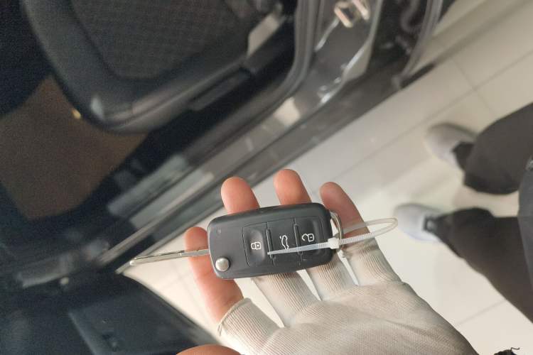 Used Skoda Rapid 2019 1.5L Automatic Comfort Edition China VI Standard Vehicle Key