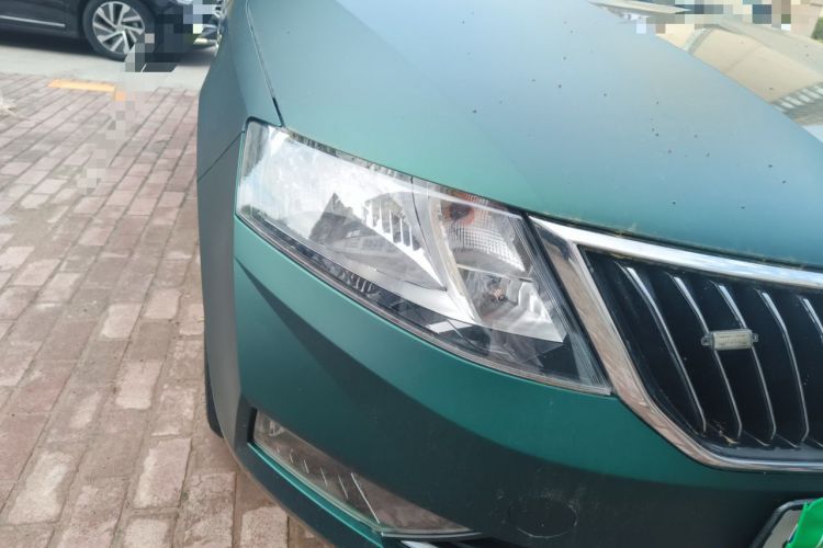 Used Skoda Rapid 2019 1.5L Automatic Comfort Edition China VI Standard Right Front Headlight