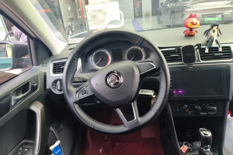 Used Skoda Rapid 2019 1.5L Automatic Comfort Edition China VI Standard Steering Wheel