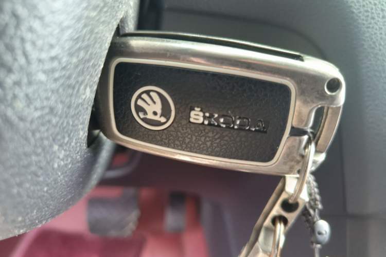 Used Skoda Rapid 2019 1.5L Automatic Comfort Edition China VI Standard Vehicle Key
