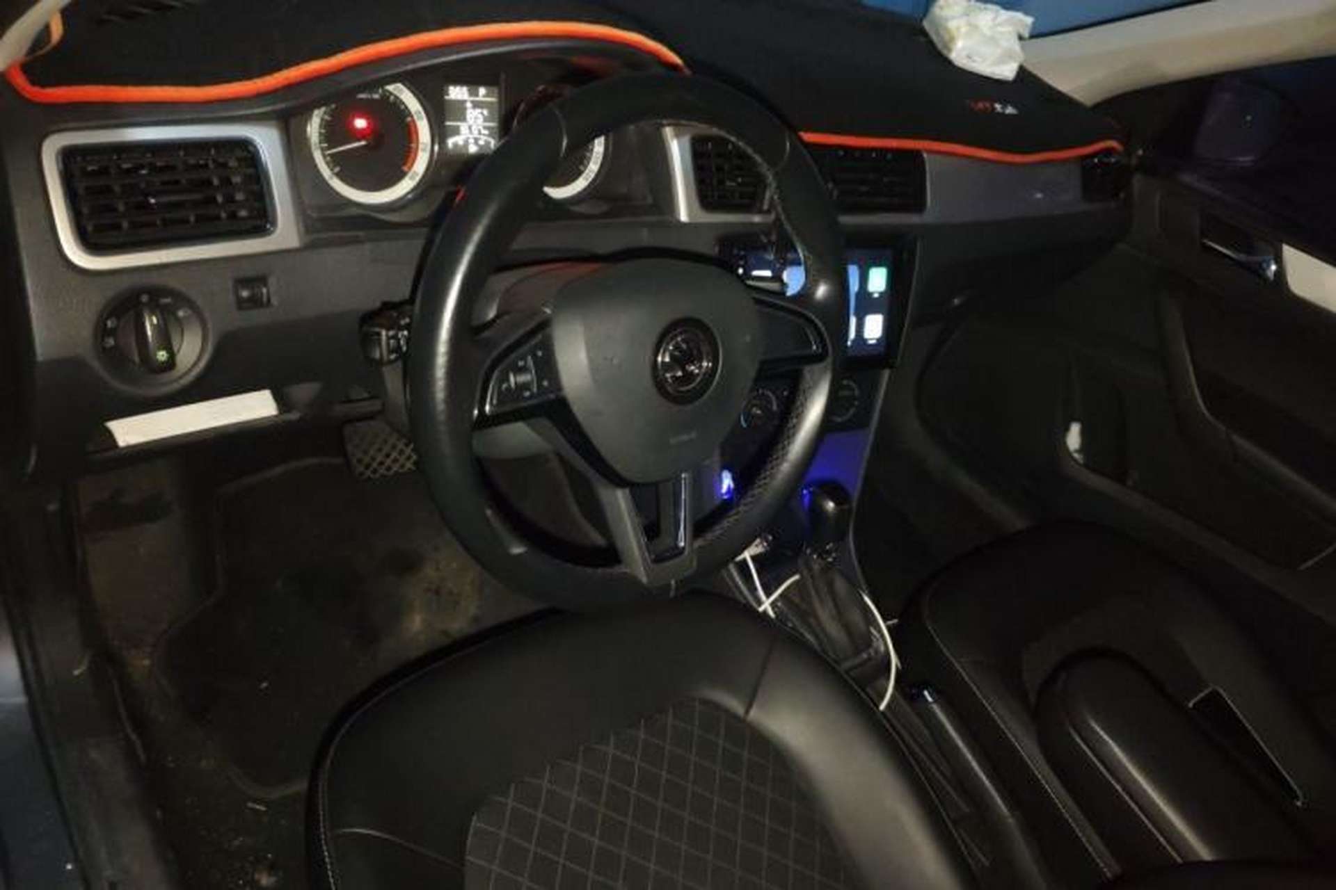 Used Skoda Rapid 2019 1.5L Automatic Comfort Edition China V Standard Center Console