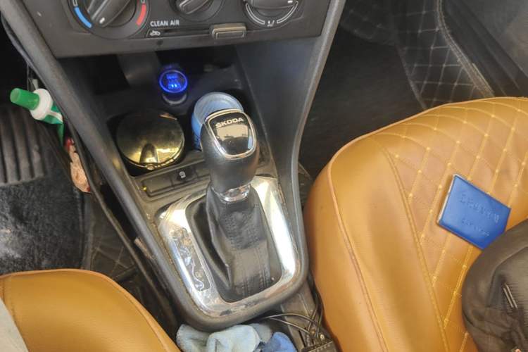 Used Skoda Rapid 2019 1.5L Automatic Comfort Edition China V Standard Gear Lever