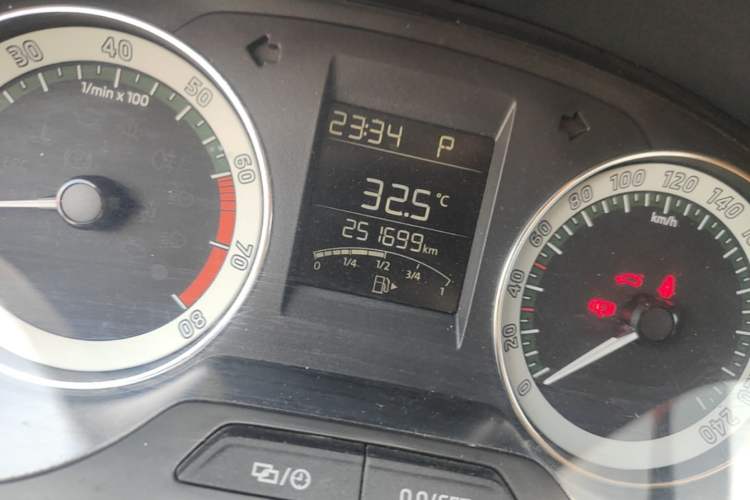 Used Skoda Rapid 2019 1.5L Automatic Comfort Edition China V Standard Odometer Close Up