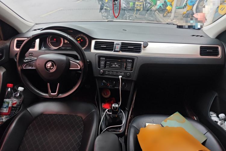 Used Skoda Rapid 2019 1.5L Manual Comfort Edition China V Standard Center Console