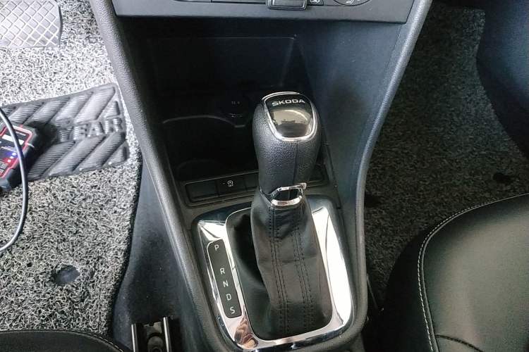 Used Skoda Rapid 2019 1.5L Automatic Comfort Edition China V Standard Gear Lever