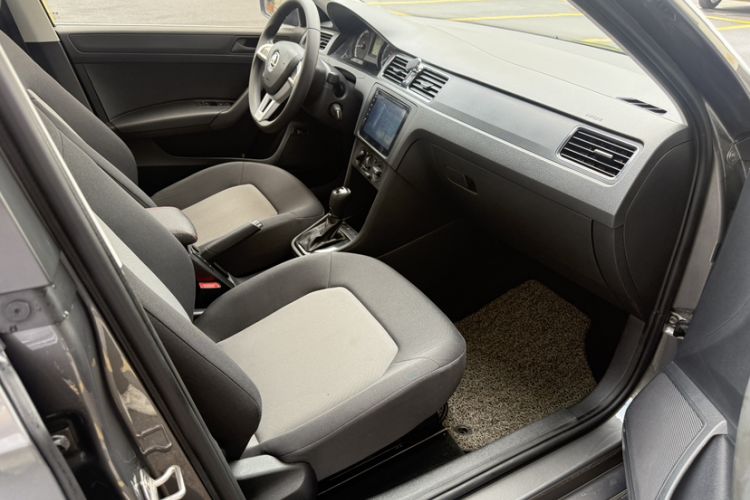 Used Skoda Rapid 2019 1.5L Automatic Standard Edition Interior 2