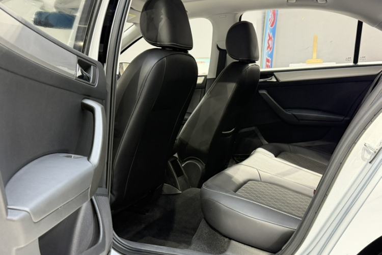 Used Skoda Rapid 2019 1.5L Manual Comfort Edition China VI Standard Interior 7
