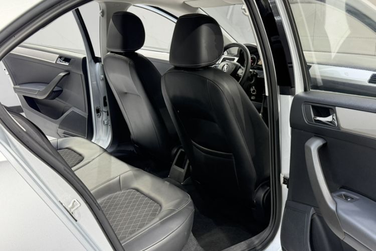 Used Skoda Rapid 2019 1.5L Manual Comfort Edition China VI Standard Interior 8